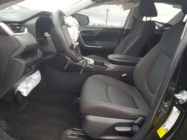 2023 TOYOTA RAV4 LE — DENT