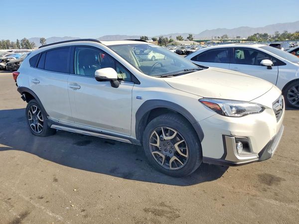 2020 SUBARU CROSSTREK — Passenger 3/4