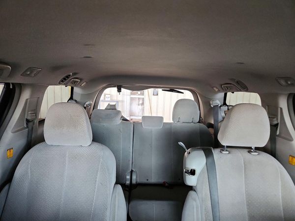 2013 TOYOTA SIENNA — SUVN