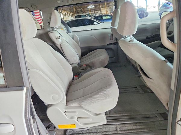 2013 TOYOTA SIENNA — PSRS