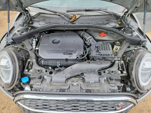2021 MINI COOPER — Engine bay