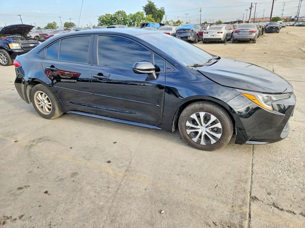 2022 TOYOTA COROLLA LE — Passenger 3/4