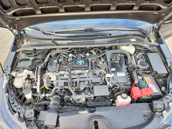 2022 TOYOTA COROLLA LE — Engine bay