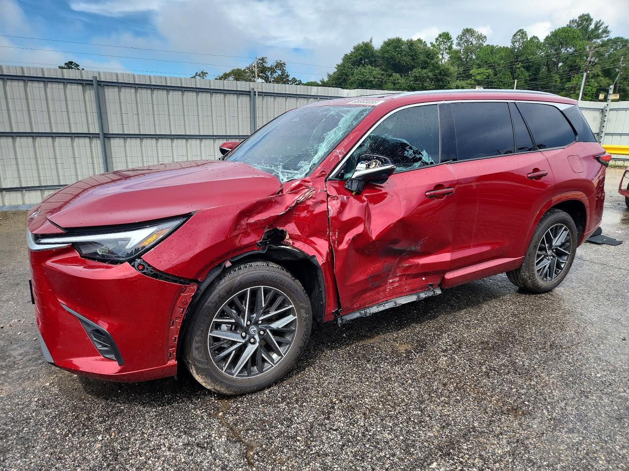 Lexus TX