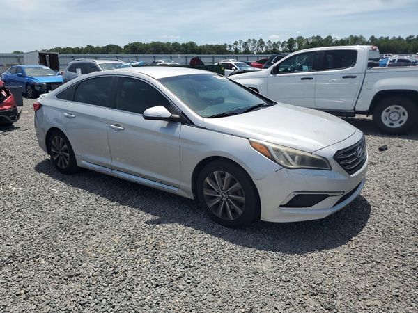 2015 HYUNDAI SONATA — Passenger 3/4