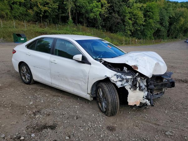 2017 TOYOTA CAMRY LE/SE/XLE/XSE — Passenger 3/4