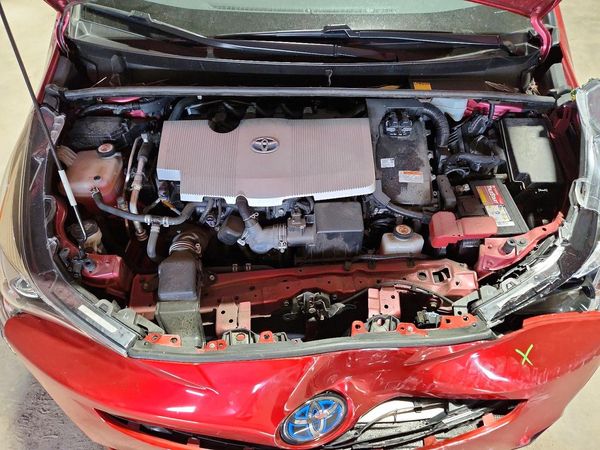 2018 TOYOTA PRIUS One/Two — Engine bay