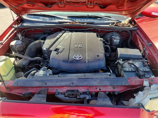 2012 TOYOTA TACOMA — Engine bay