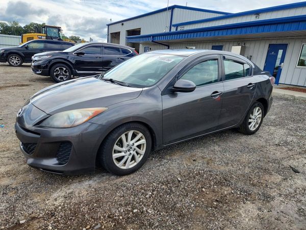 2013 MAZDA 3 — DSFA — Front 3/4