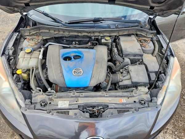 2013 MAZDA 3 Grand Touring/GT — Engine bay