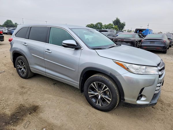 2018 TOYOTA HIGHLANDER LE — Passenger 3/4