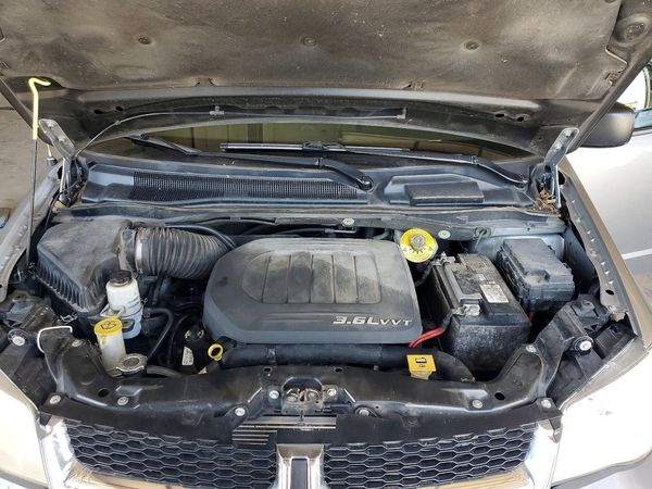 2018 DODGE GRAND CARAVAN SE — Engine bay