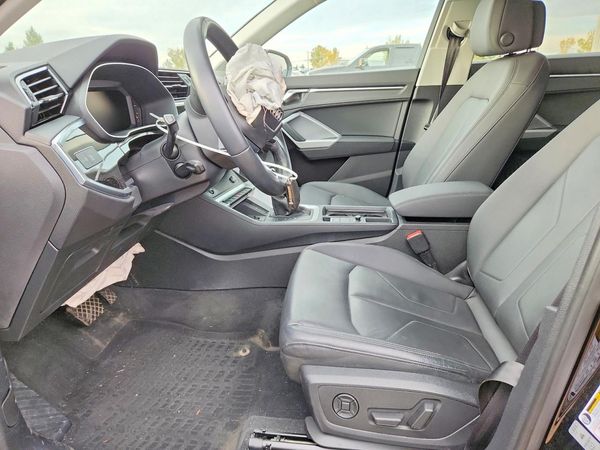 2021 AUDI Q3 — DENT