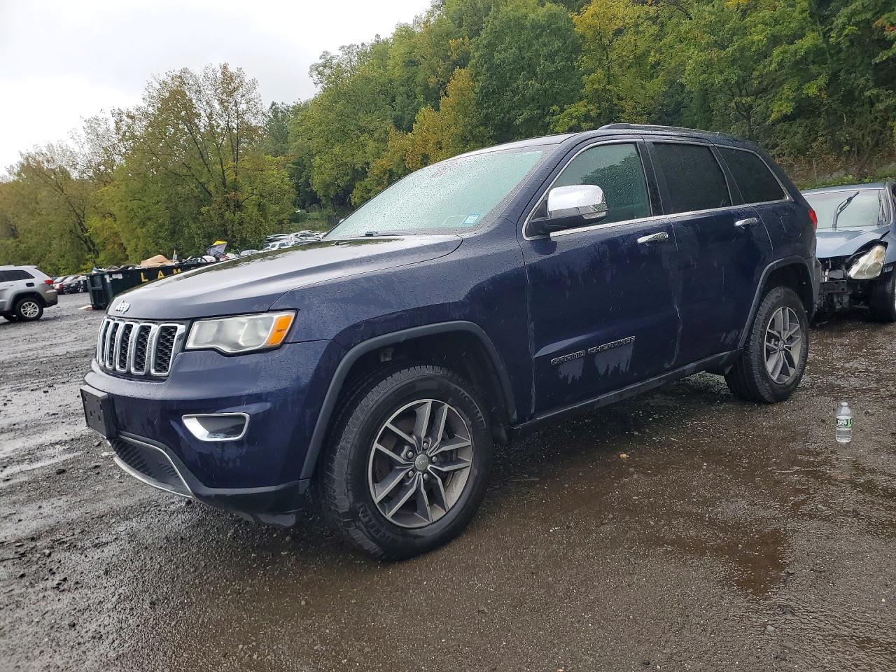 2017 JEEP GRAND CHEROKEE Limited — Front 3/4
