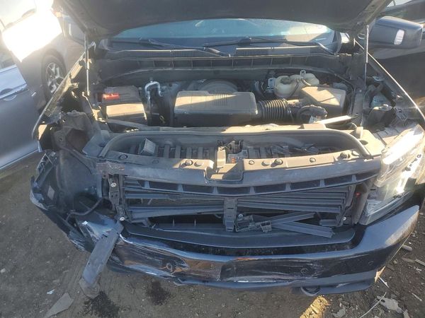 2021 CHEVROLET SILVERADO RST — Engine bay