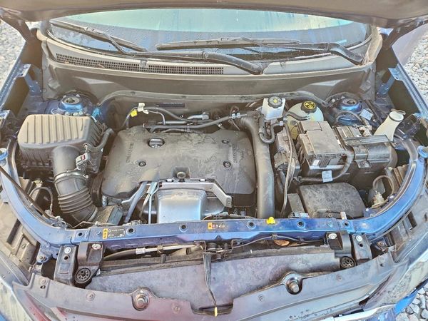 2019 CHEVROLET EQUINOX LT (2LT) — Engine bay