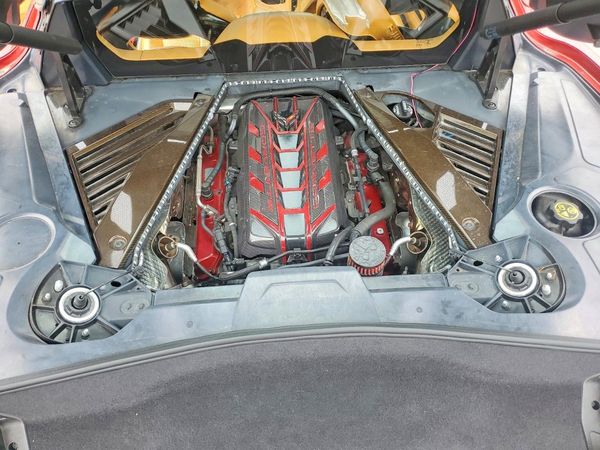 2021 CHEVROLET CORVETTE Premium 3LT — Engine bay