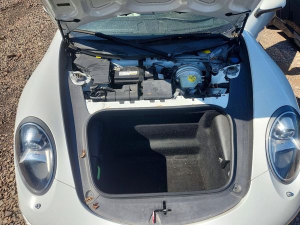 2013 PORSCHE 911 S (2WD), 4S (4WD) — Engine bay