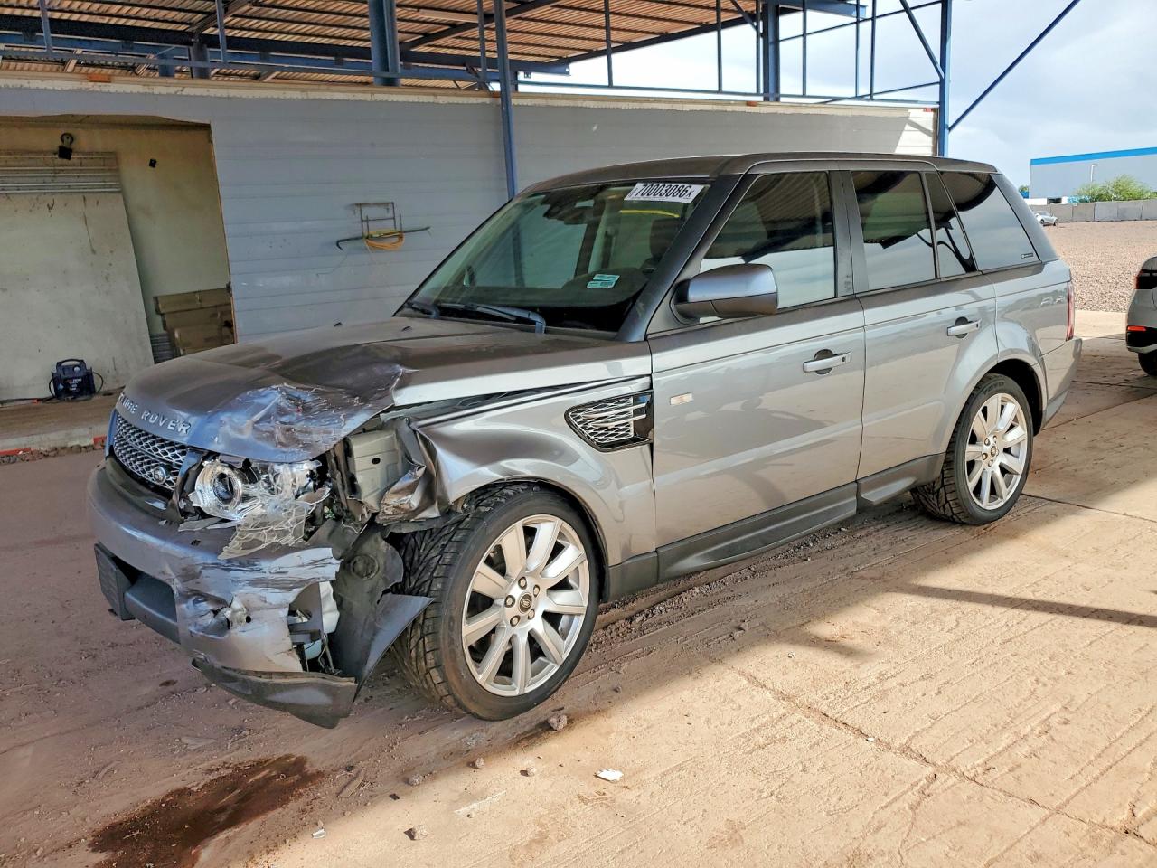 2013 LAND ROVER RANGEROVER HSE LUX — Front 3/4