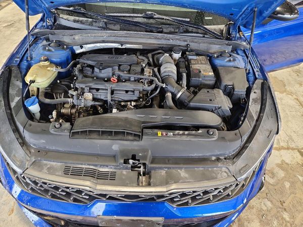 2021 KIA K5 GT-Line — Engine bay