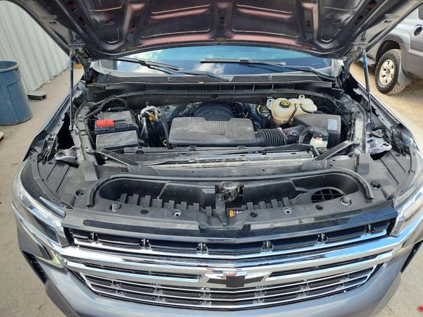 2021 CHEVROLET TAHOE LT — Engine bay