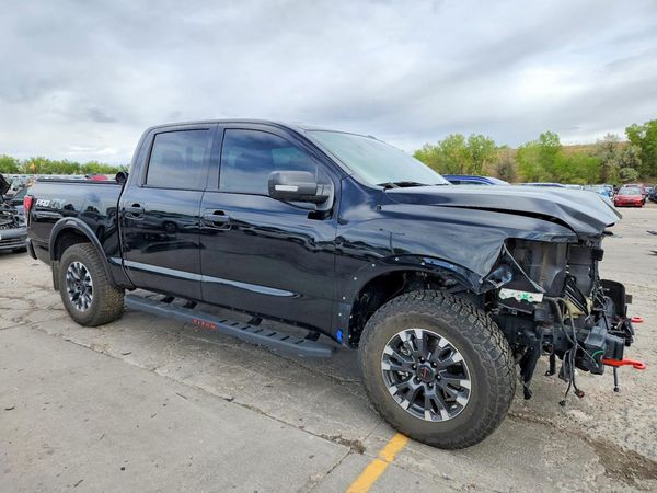 2021 NISSAN TITAN Crew Cab — Passenger 3/4