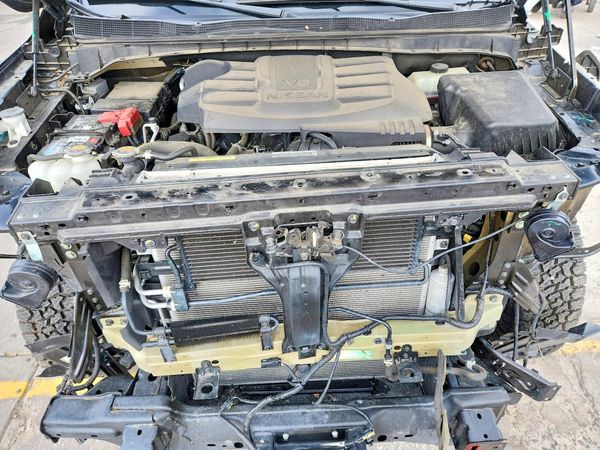 2021 NISSAN TITAN Crew Cab — Engine bay