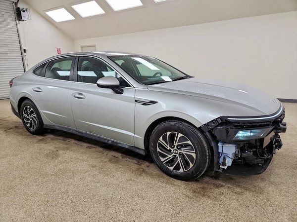 2026 HYUNDAI SONATA Blue — Passenger 3/4