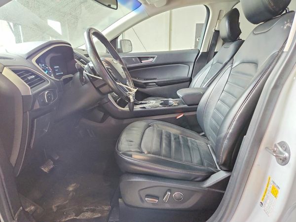 2017 FORD EDGE SEL — DENT