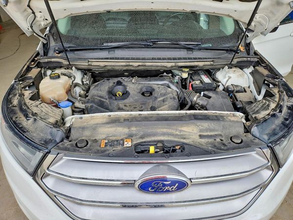 2017 FORD EDGE SEL — Engine bay
