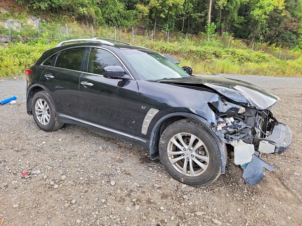 2014 INFINITI QX70 — Passenger 3/4