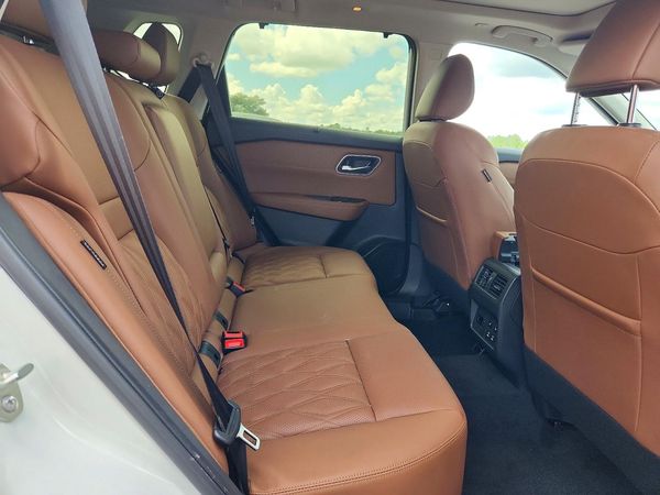 2025 NISSAN ROGUE PLATINUM — PSRS