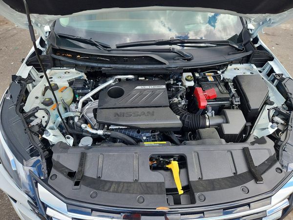 2025 NISSAN ROGUE PLATINUM — Engine bay