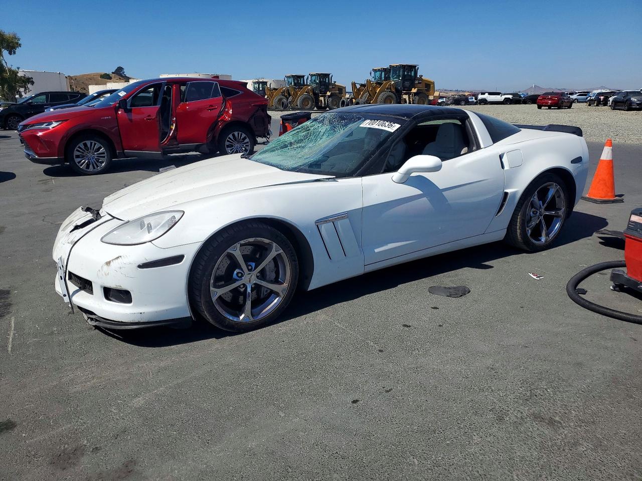 2012 CHEVROLET CORVETTE Grand Sport 3LT — Front 3/4