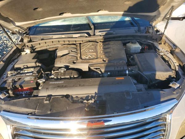 2012 INFINITI QX56 — Engine bay