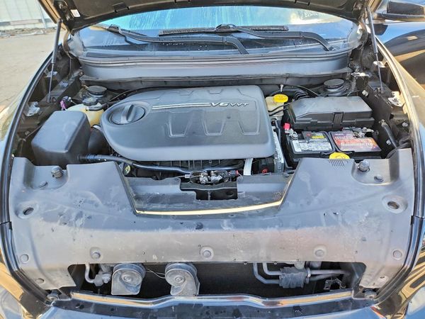 2015 JEEP CHEROKEE Limited — Engine bay