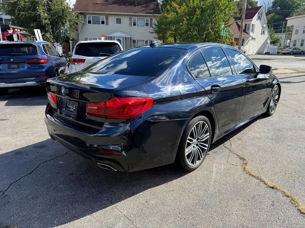 2019 BMW 530