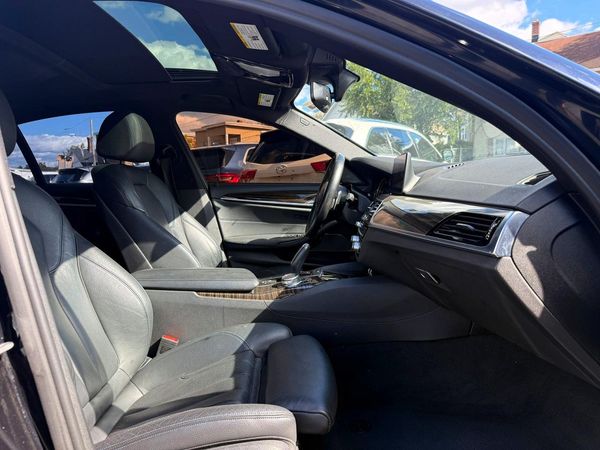 2019 BMW 530