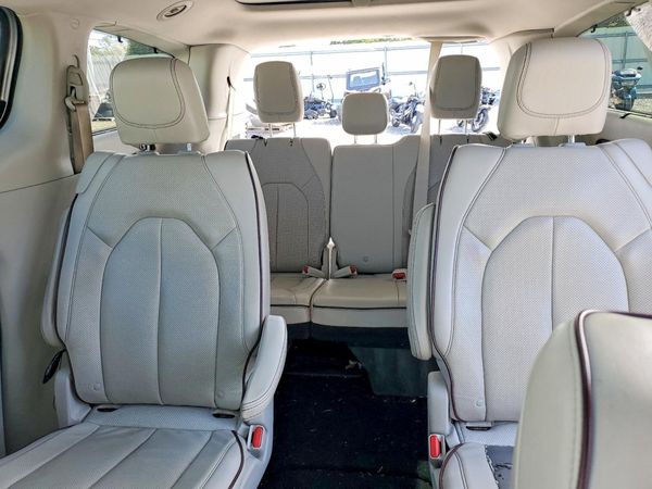 2019 CHRYSLER PACIFICA Limited — SUVN