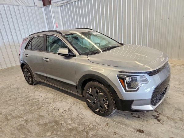 2023 KIA NIRO Wind — Passenger 3/4
