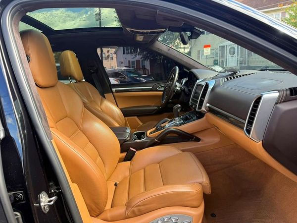 2016 PORSCHE CAYENNE Base, S