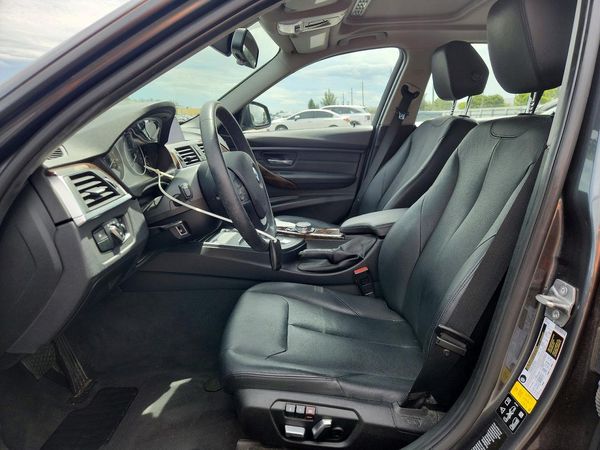 2016 BMW 320 xDrive SA — DENT