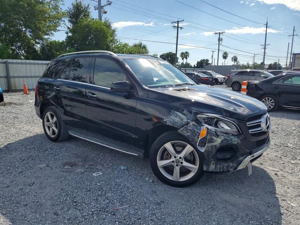 2018 MERCEDES-BENZ GLE GLE350 — Passenger 3/4