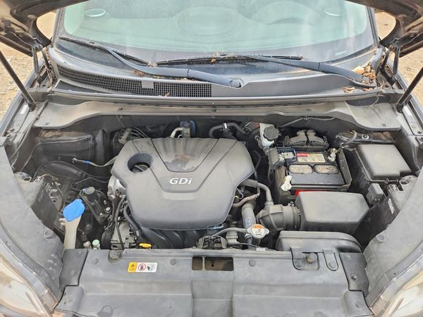 2016 KIA SOUL Plus — Engine bay