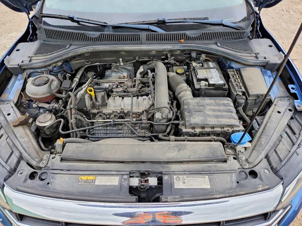 2019 VOLKSWAGEN JETTA S, SE, R-Line — Engine bay