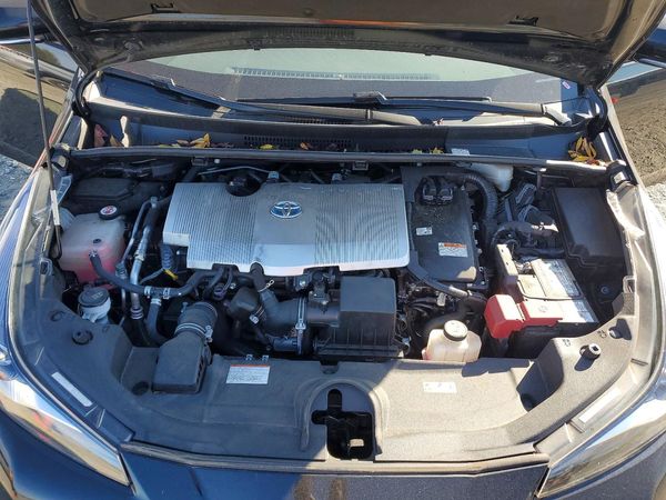 2020 TOYOTA PRIUS — Engine bay