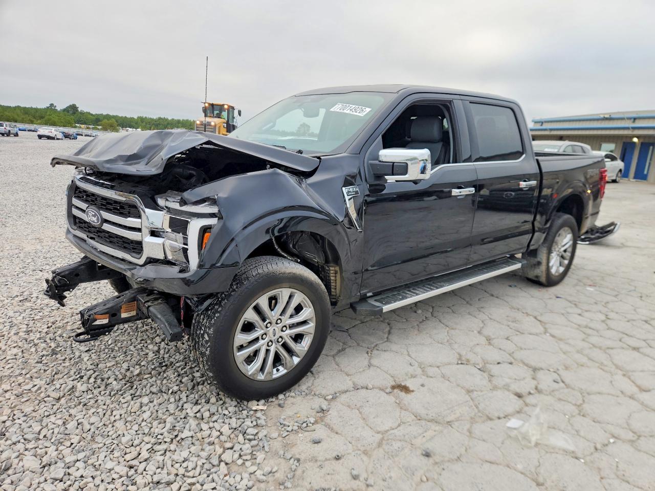 2025 FORD F150 Lariat — Front 3/4