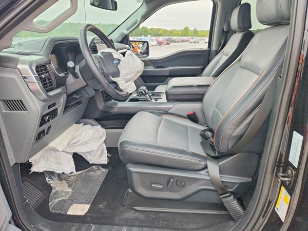 2025 FORD F150 Lariat — DENT