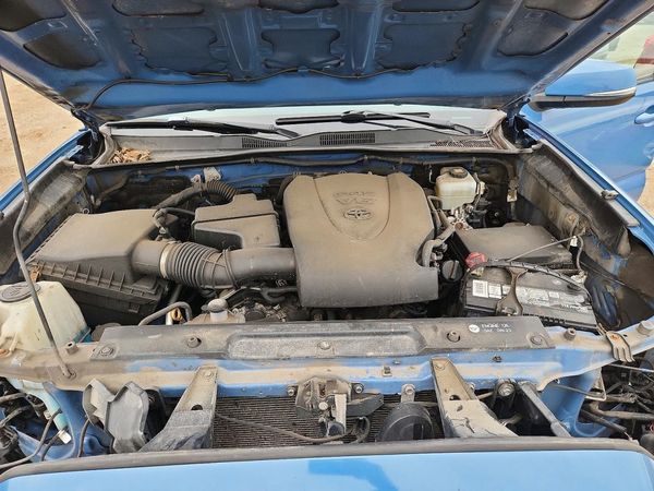 2019 TOYOTA TACOMA SR5 — Engine bay