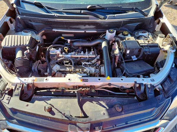 2021 CHEVROLET EQUINOX LT (1LT) — Engine bay
